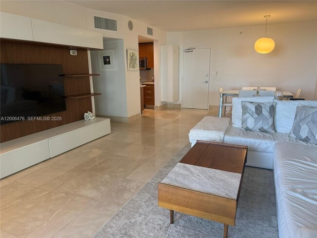 Building Photo - 10275 Collins Ave