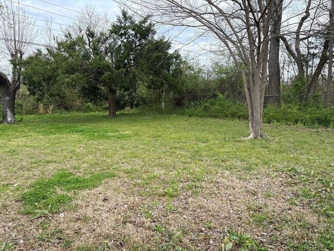 Building Photo - Very Nice Home in Raleigh - Open To Section 8