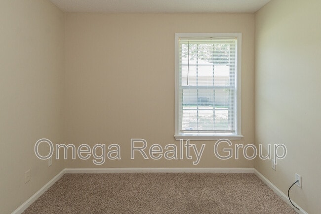 Building Photo - 13865 Roanoke Dr