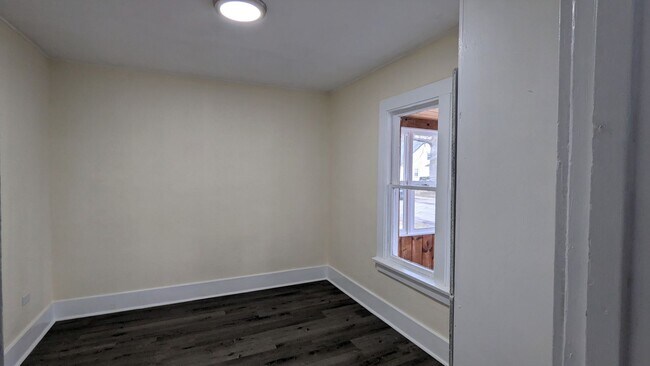 Building Photo - 1149 Fleming Ave