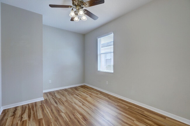 Building Photo - 9516 SW Flowermound Cir