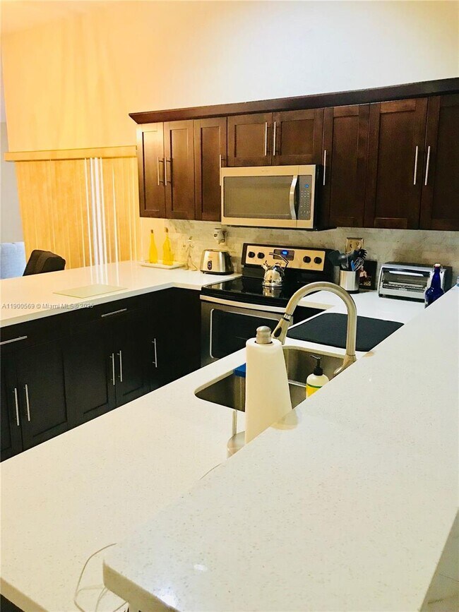 Building Photo - 15025 Brighton Ln