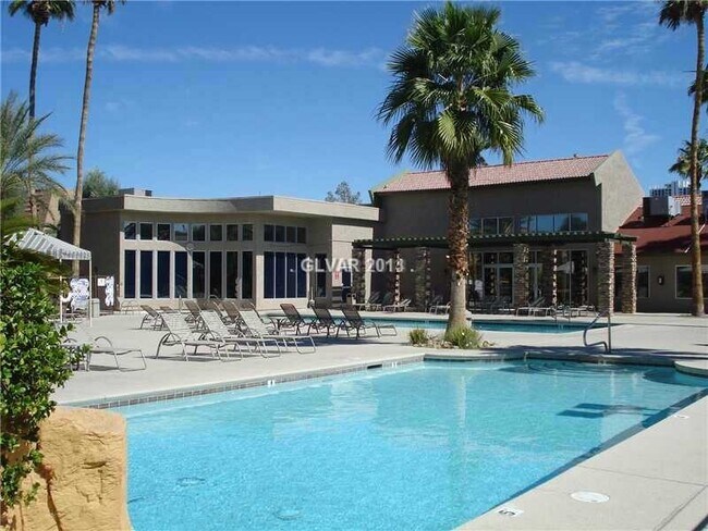 Building Photo - 5360 Indian River Dr