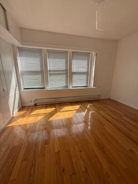 Building Photo - 188 Gelston Ave