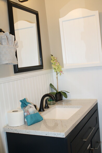 Bathroom - 4444 Swift Rd