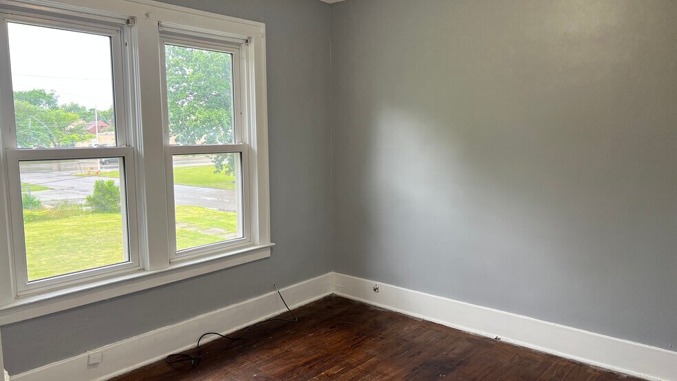 Building Photo - 3337 Sturtevant St