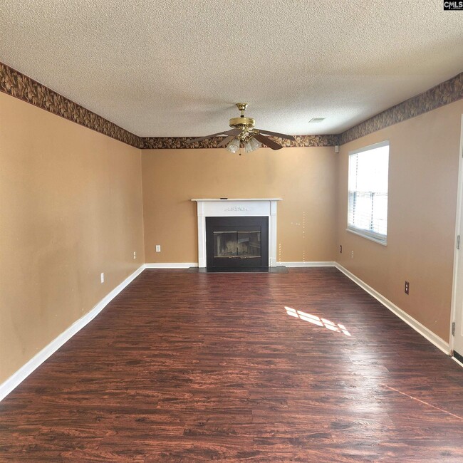 Building Photo - 19 Barnley Ct