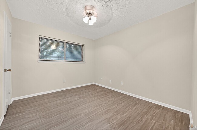 Building Photo - 6822 Dusty Dawn Dr