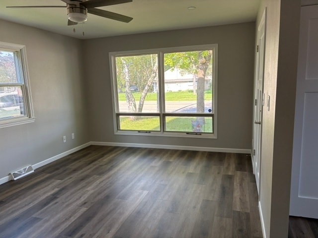 Living room - 863 S Silver Lake St