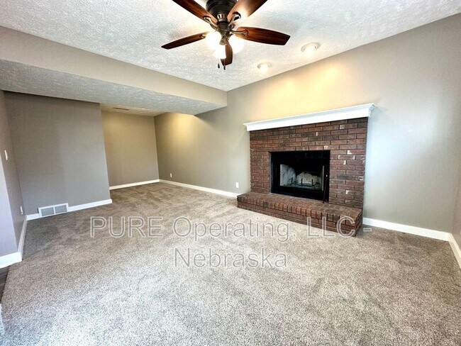 Building Photo - 8005 S 152nd St