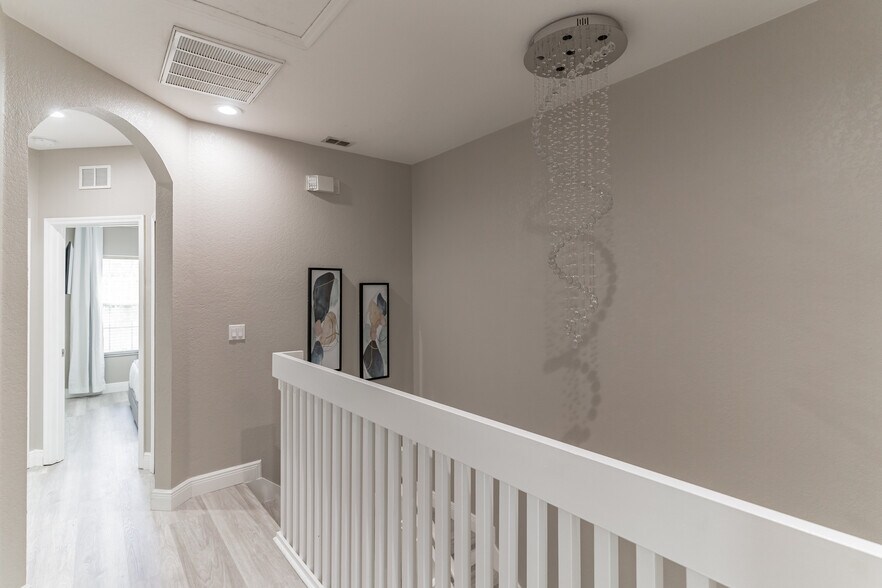 Building Photo - 2468 Caravelle Cir