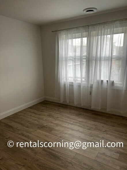 Building Photo - 184 W Pulteney St