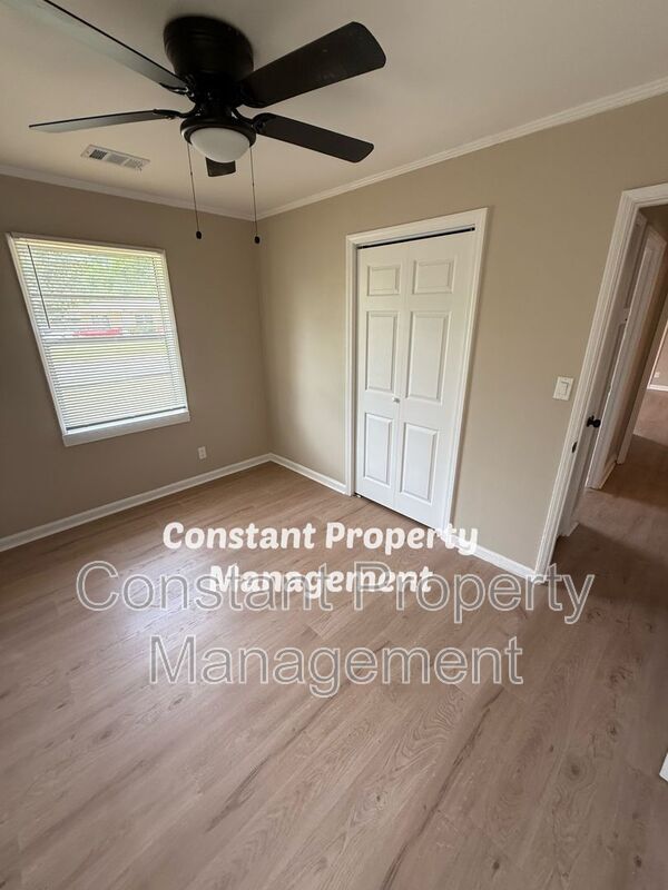 Building Photo - 4233 Elkan Ave