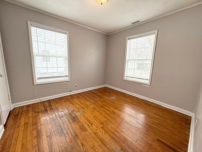 Building Photo - 603 Gideon St