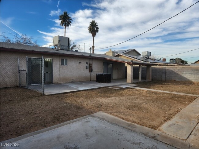 Building Photo - 609 Carpenter Dr