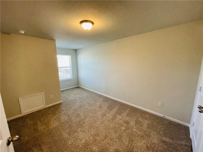 Building Photo - 243 Clear Fork Loop