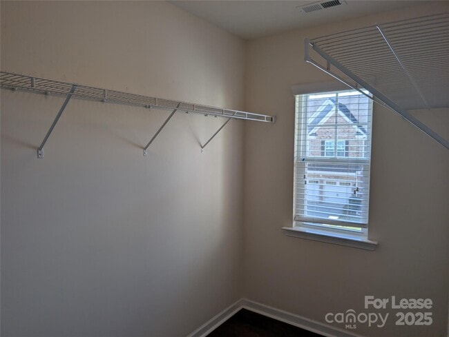 Building Photo - 115 Dellbrook St