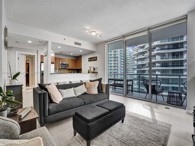 Building Photo - 1050 Brickell Ave