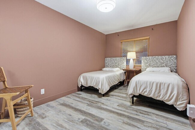 Building Photo - 1418 Marshall St