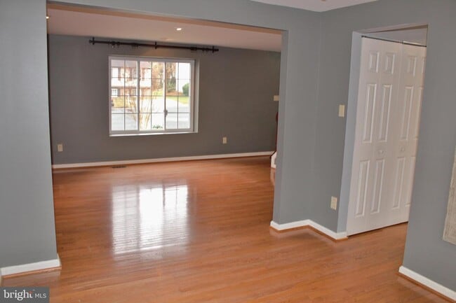 Building Photo - Large updated colonial with a one-car garage nestled at the end of a peaceful cul-de-sac!