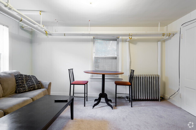 Dining Area - Lake Street Apartments