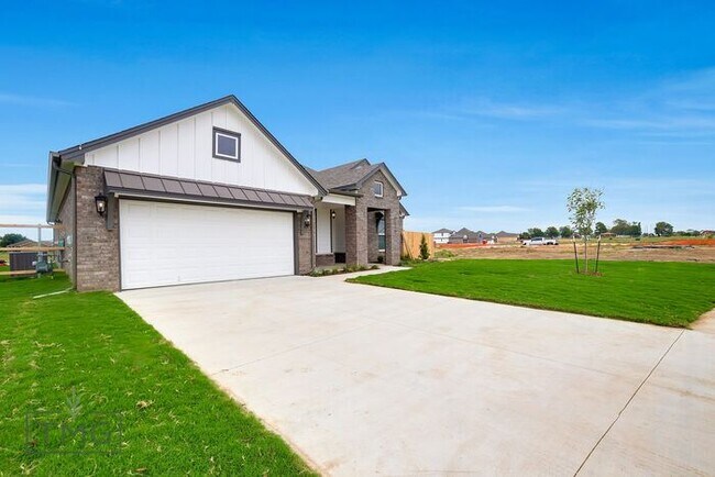 Building Photo - Owasso Dream Home! New Construction! Encla...