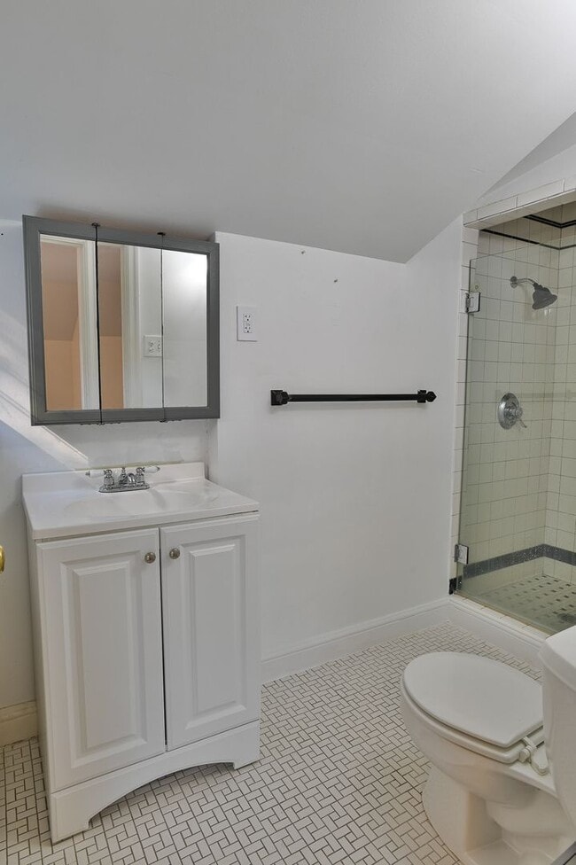 Building Photo - Beautiful Single Family in Bellevue Park