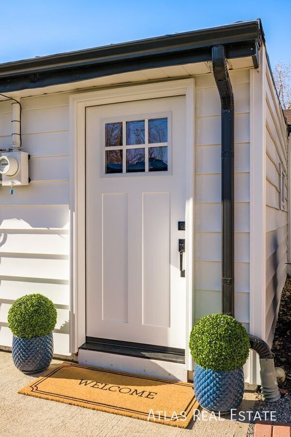 Building Photo - 5210 Quay St