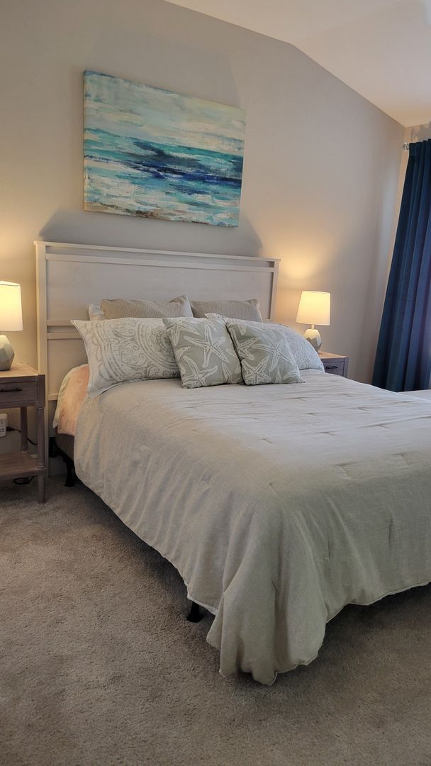 Building Photo - Annual UNfurnished newer 3/ 2 /12 townhome off SR-70 in gated community