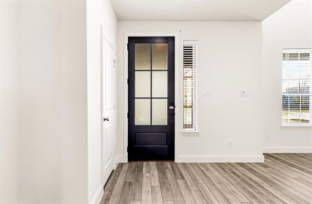 Building Photo - 3773 Wellesley Ave