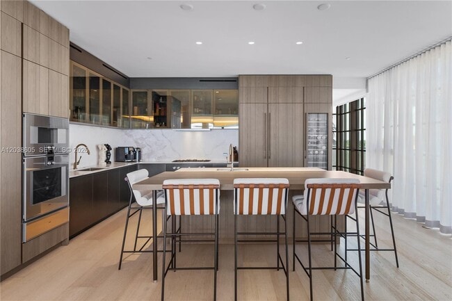 Building Photo - 8955 Collins Ave