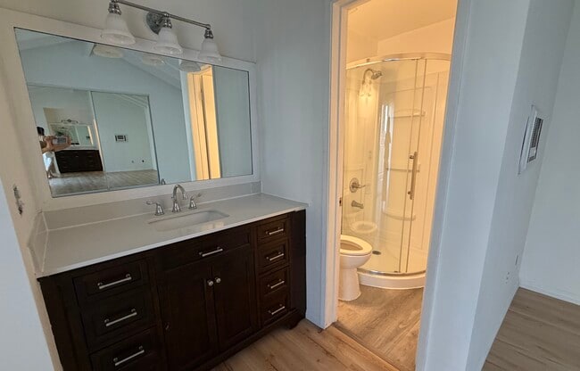 Building Photo - 1921 Harriman Ln