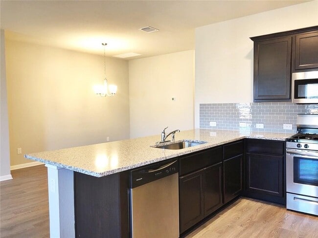 Building Photo - 2024 Birkby Ct