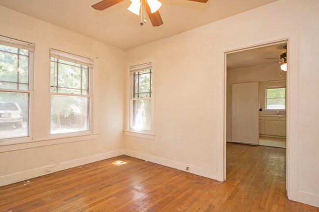 Building Photo - San Gabriel-2845