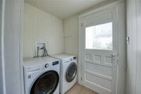 Building Photo - 204 Clarksville St