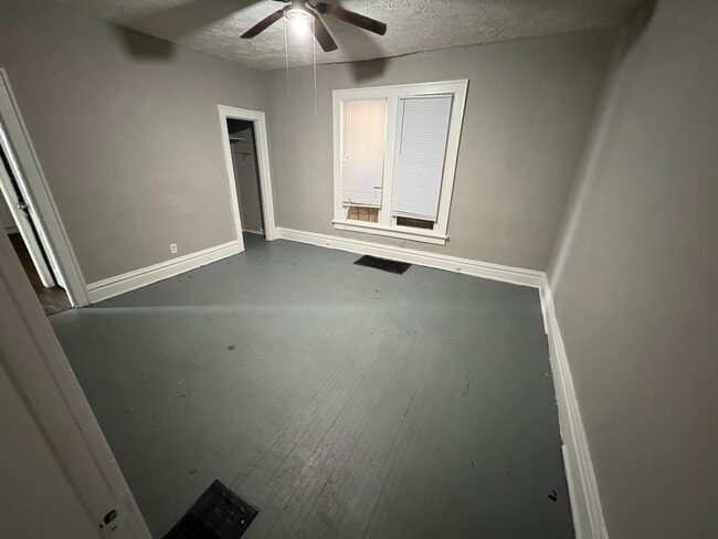 Building Photo - 1473-1475 Hildreth Avenue