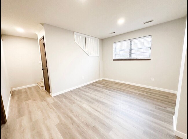 Building Photo - 2008 Juniper Dr