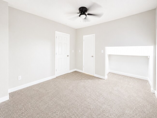 Building Photo - Spacious 6-Bedroom, 4-Bath Home with Plenty of Living Space