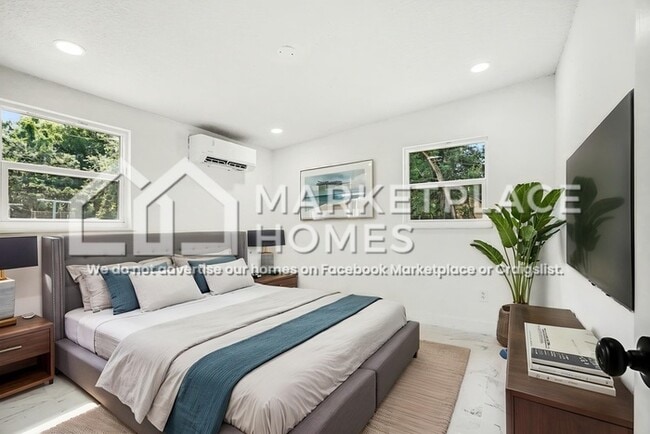 Building Photo - 408 Bassedena Cir N