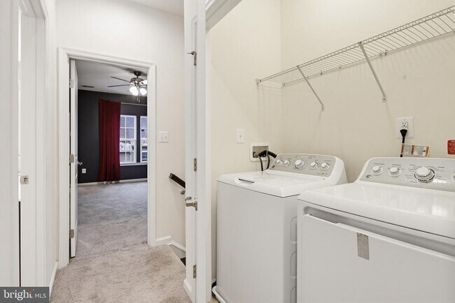 Building Photo - 7408 Wild Honey Way