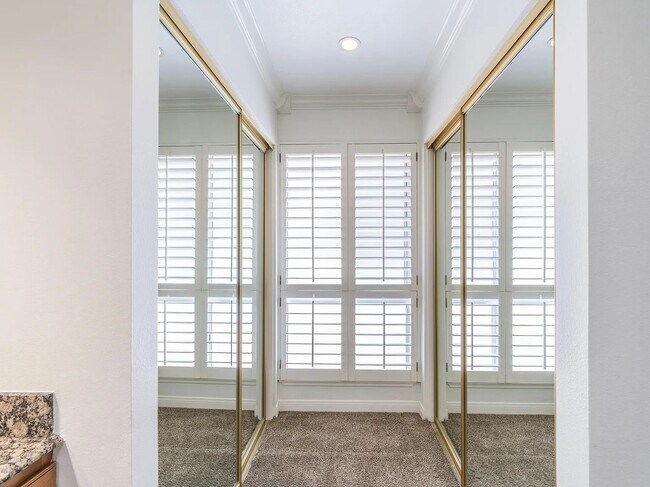 Building Photo - Beautiful 4 bed 2 bath house in Agoura Hills