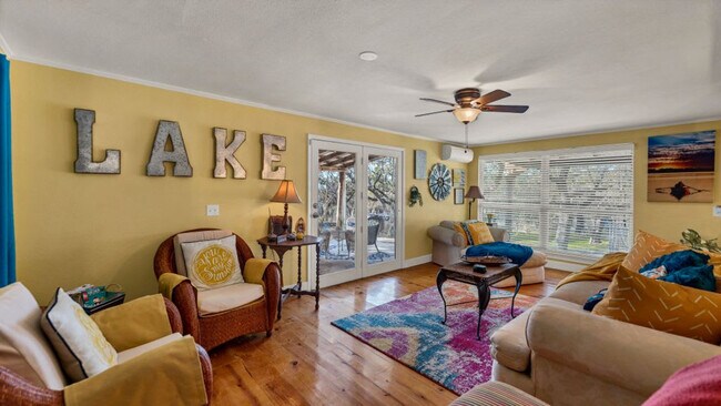 Building Photo - 316 Jacobs Creek Park Rd