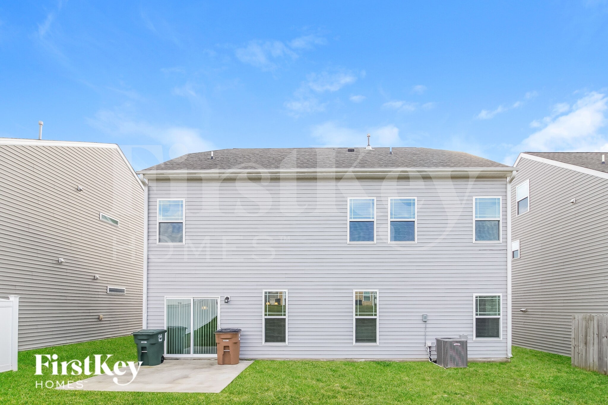 Building Photo - 2207 Talon Dr