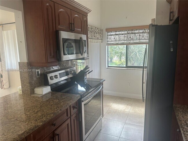 Building Photo - 15489 N Miami Lakeway