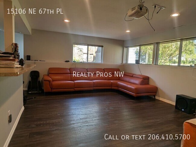 Building Photo - 15106 NE 67th Pl