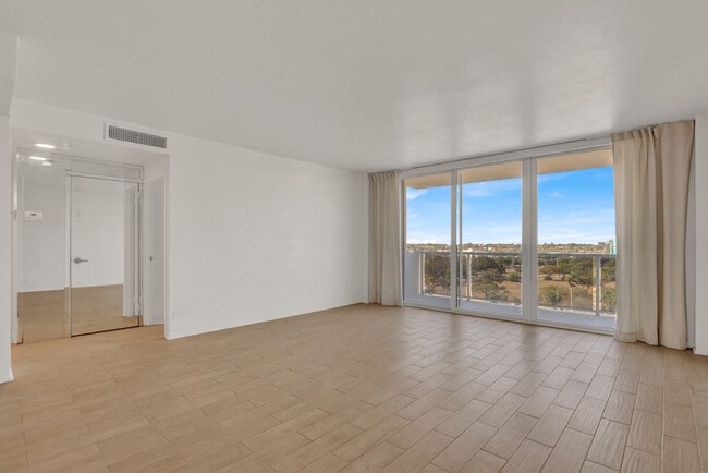 Building Photo - 2800 N Flagler Dr