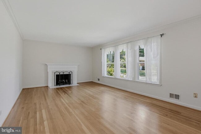 Building Photo - 7607 Maryknoll Ave