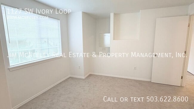 Building Photo - 1127 SW Ivory Loop