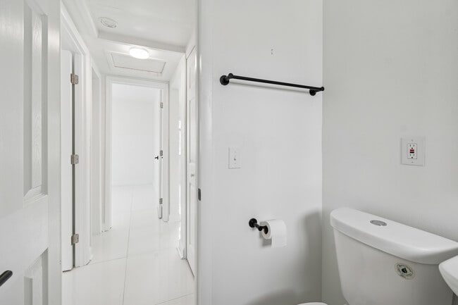 Building Photo - 455 81st Ave