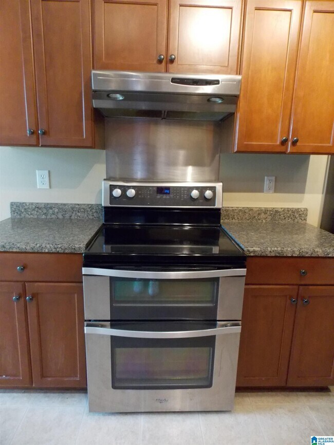 Building Photo - 1004 Medinah Dr